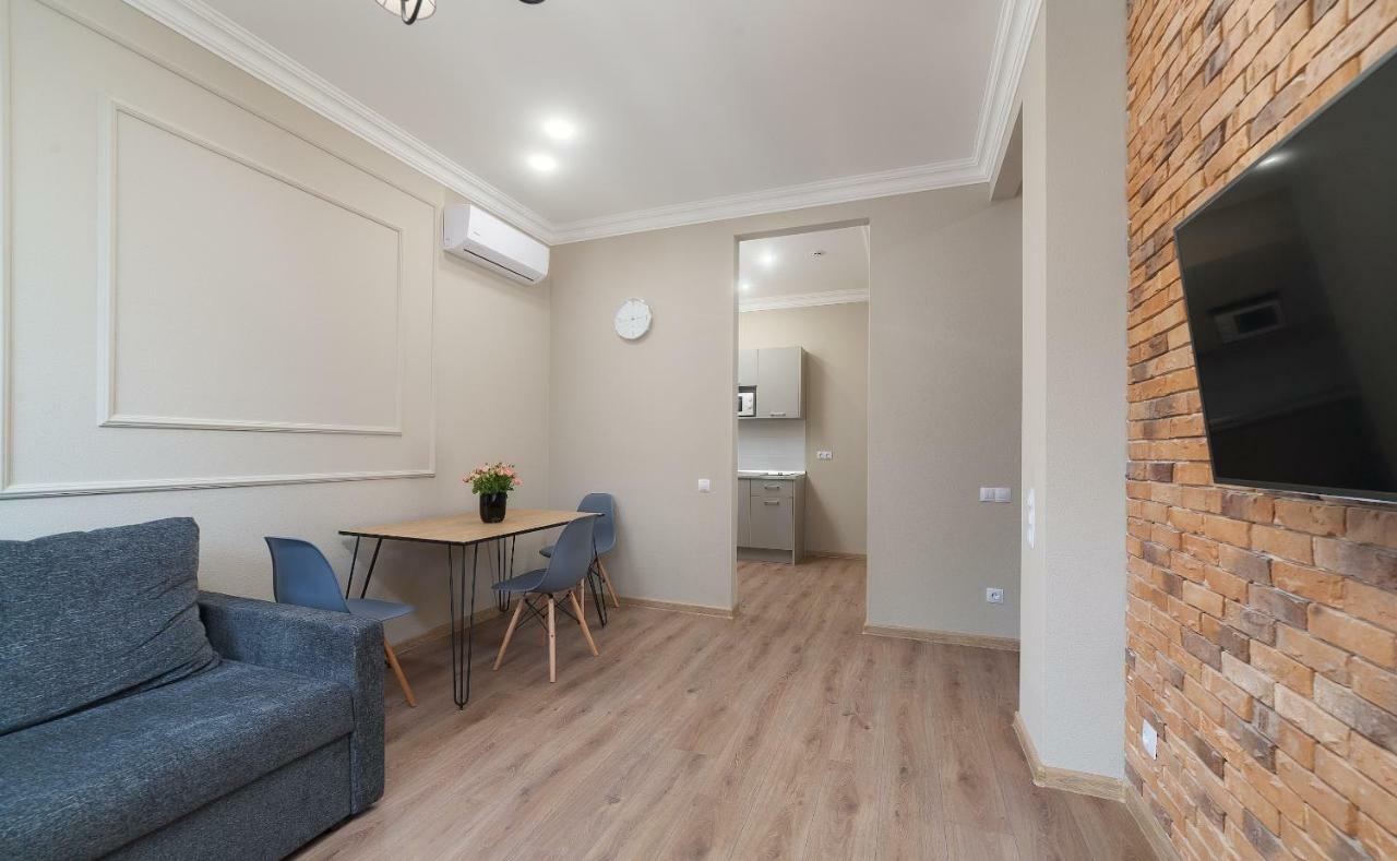 Green Apartments Apartment